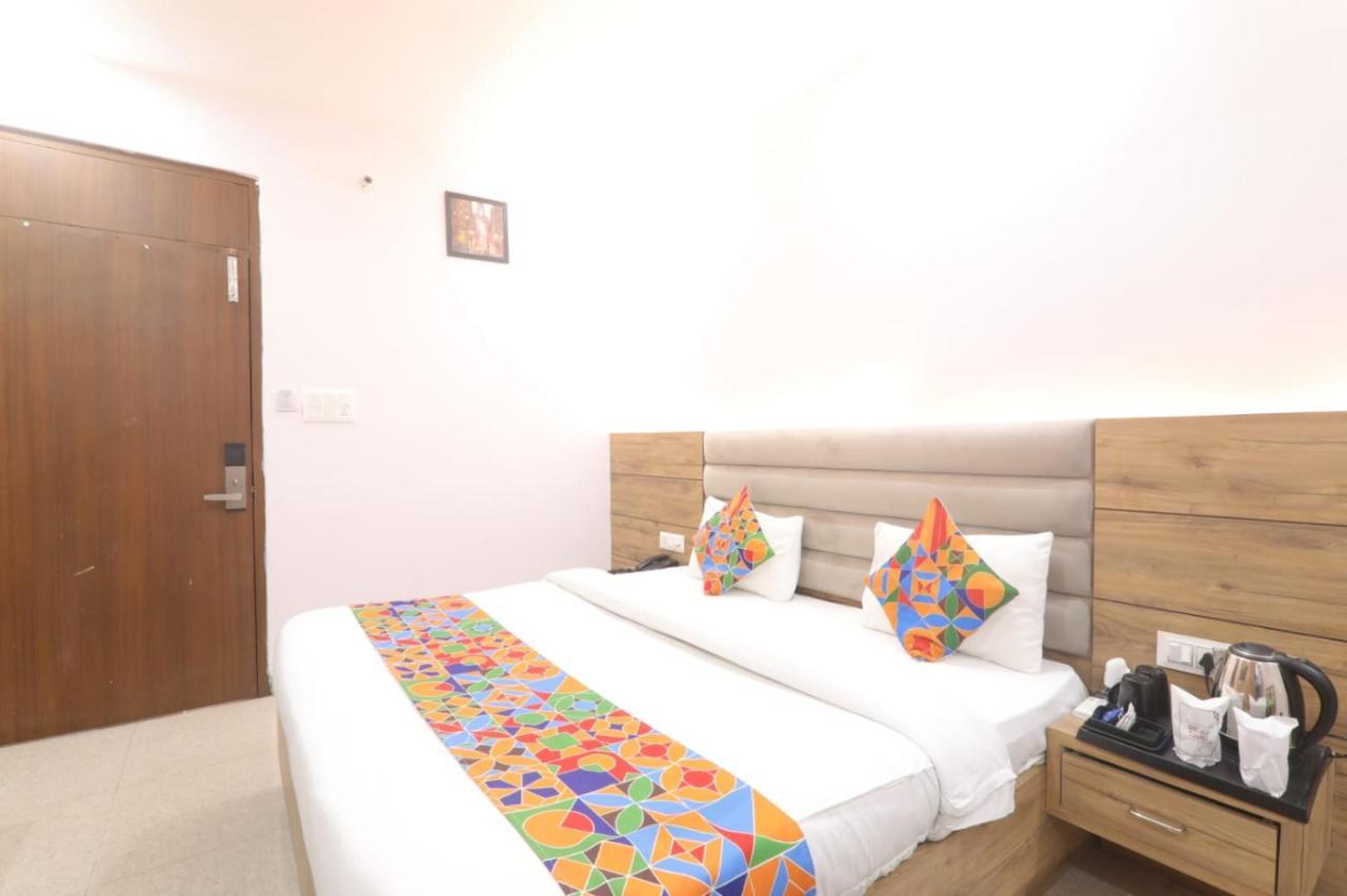 Icyhotels Hl Inn Chinhat エクステリア 写真